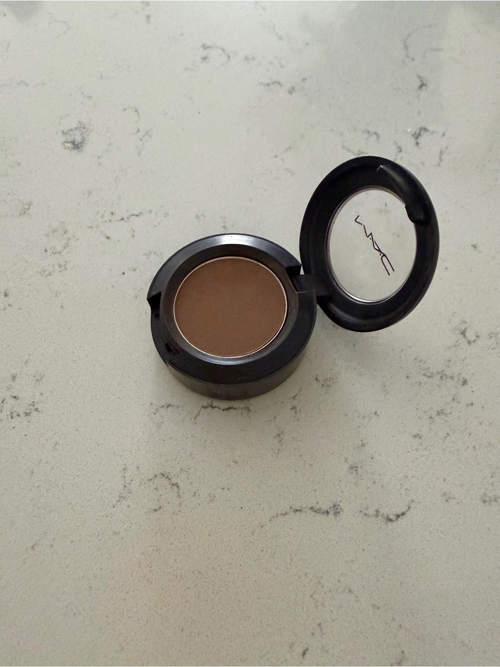 BRAND NEW/UNUSED MAC Cosmetics Single Eyeshadow - Charcoal Brown.